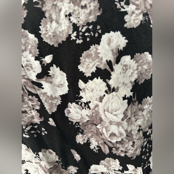 Black and White Floral Dress - Picture 3 of 4